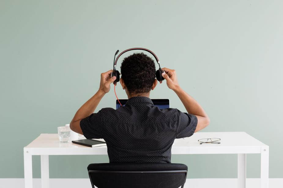 worker at desk during lockdown 3# keep your business agile